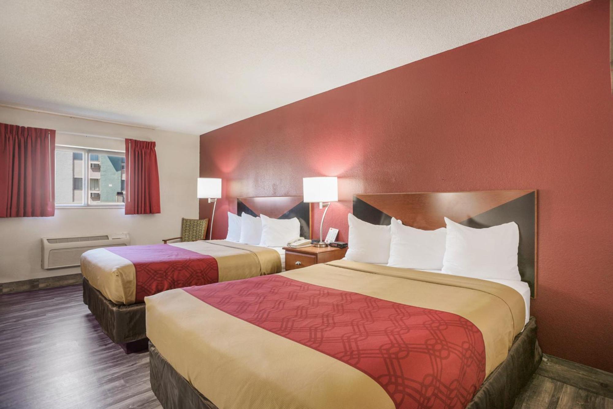 Econo Lodge Cedar Rapids Phòng bức ảnh