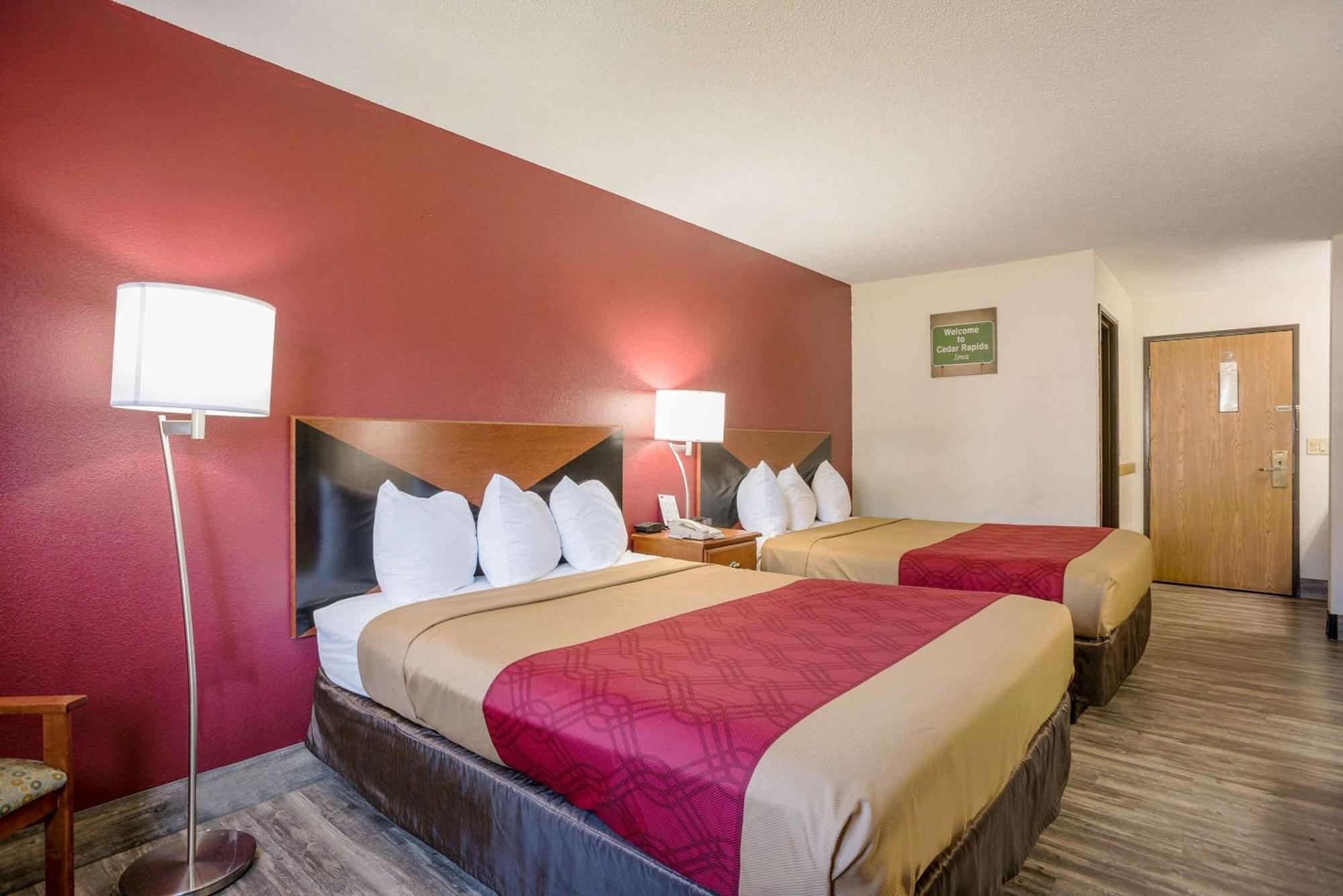 Econo Lodge Cedar Rapids Ngoại thất bức ảnh