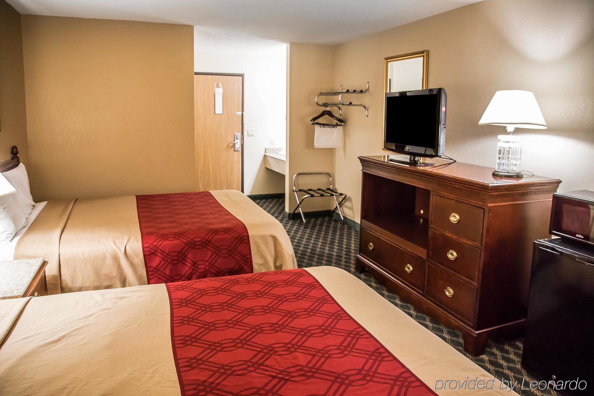 Econo Lodge Cedar Rapids Ngoại thất bức ảnh