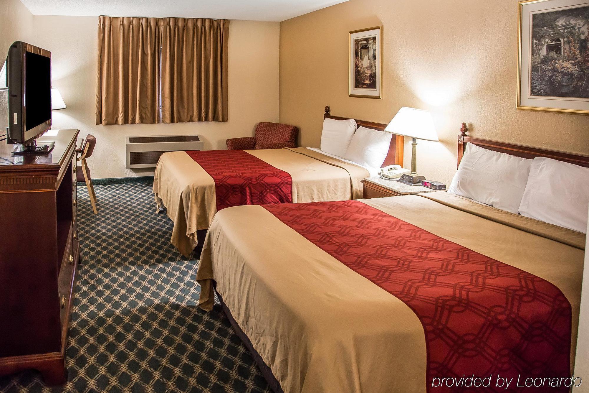 Econo Lodge Cedar Rapids Ngoại thất bức ảnh