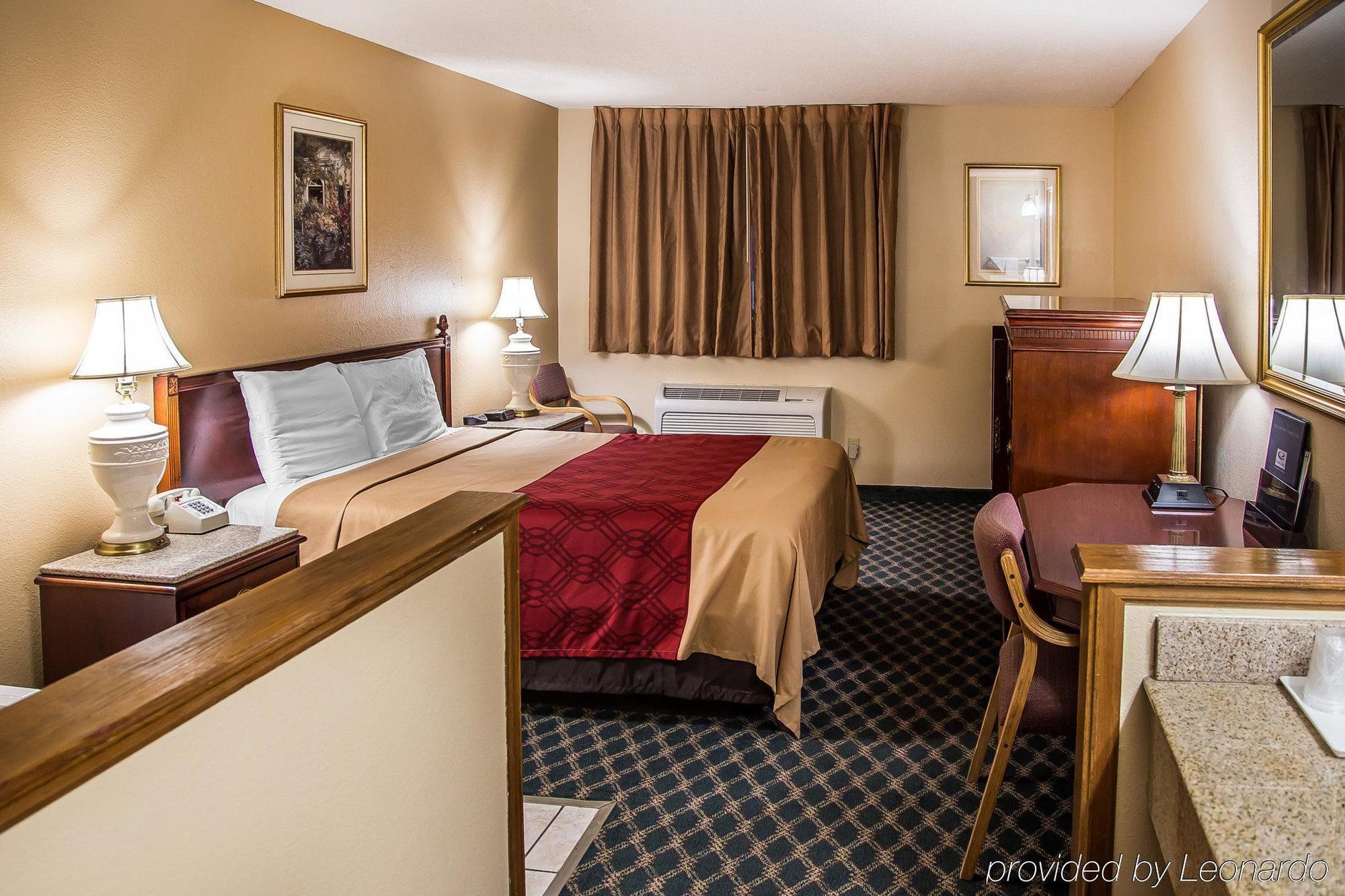 Econo Lodge Cedar Rapids Ngoại thất bức ảnh